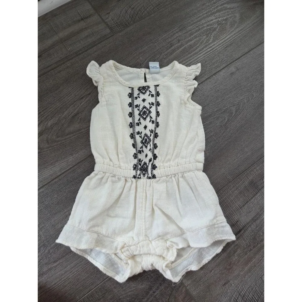 Old navy baby girl romper‎ 0-3 mos